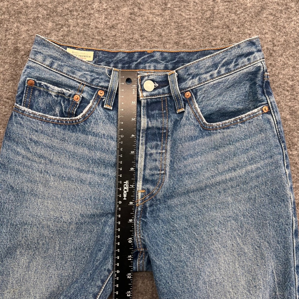 Levis 501 Original Fit Jeans Womens Medium Wash Blue Straight Leg Cotton Denim - Picture 12 of 15